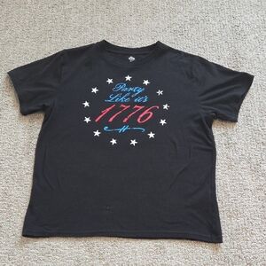 NWOT "Party Like It's 1776" T-shirt